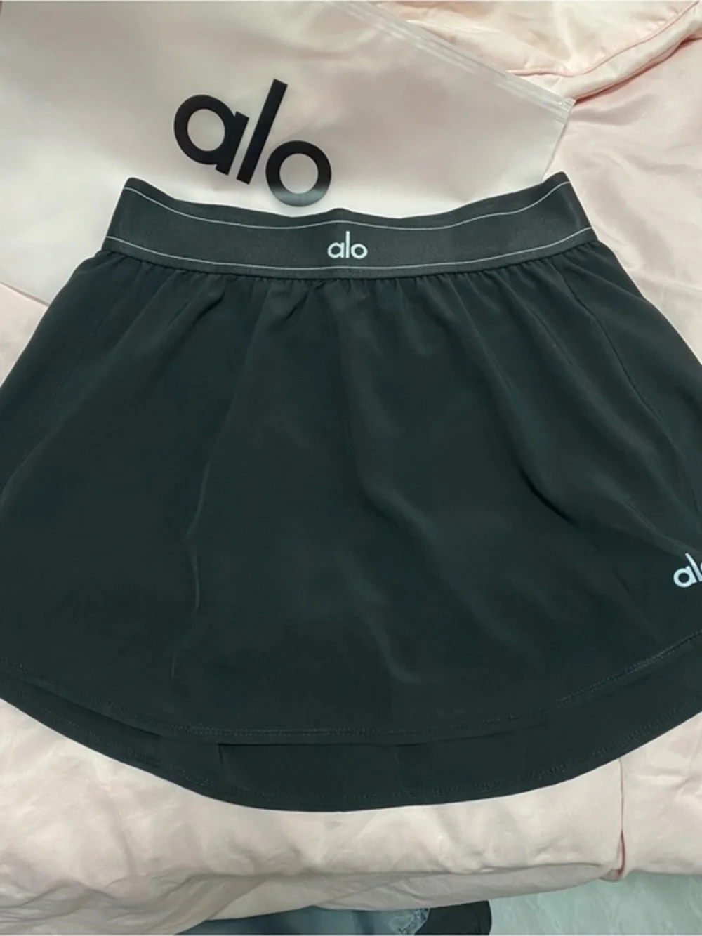 ALO Yoga Black Athletic Skirt with Logo Waistband